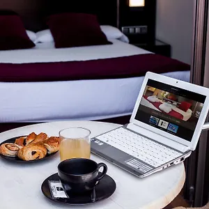 Clement Barajas Hotel